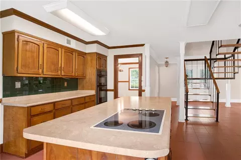 Kitchen - 906 Azalea Rd, Mobile, AL 36693 photo 4 of 6