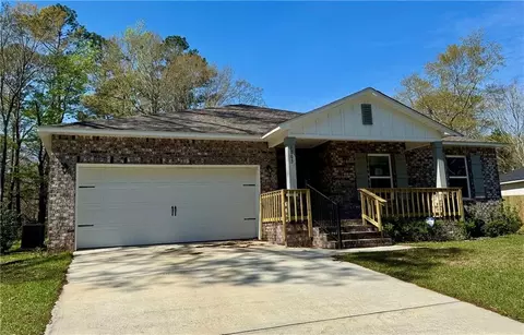 1803 Mary Jane Dr, Bay Minette, AL 36507