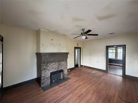 Living - 302 6th St, Chickasaw, AL 36611 photo 2 of 2