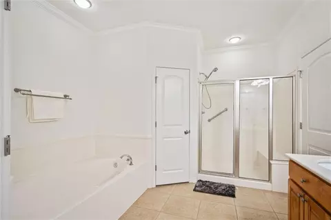 Bath - 966 Galoway Ave, Mobile, AL 36609 photo 2 of 3