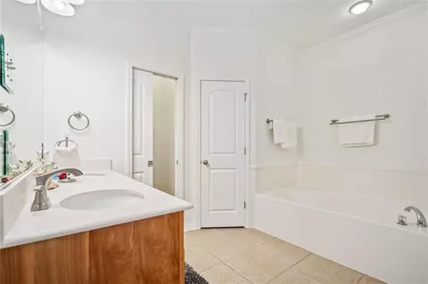 Bath - 966 Galoway Ave, Mobile, AL 36609 photo 1 of 3