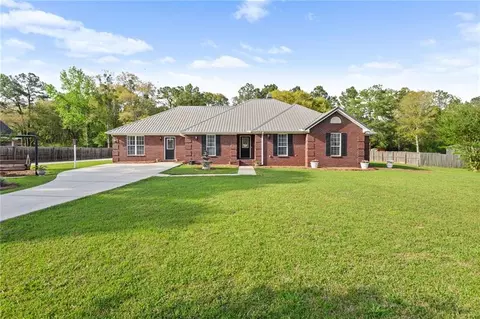 864 Country Ln, Axis, AL 36505