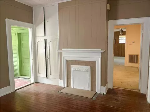 Living - 312 Lee St, Chickasaw, AL 36611 photo 1 of 3