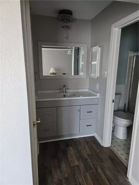 Bath - 2301 Lantern Ln W, Mobile, AL 36693 photo 1 of 4