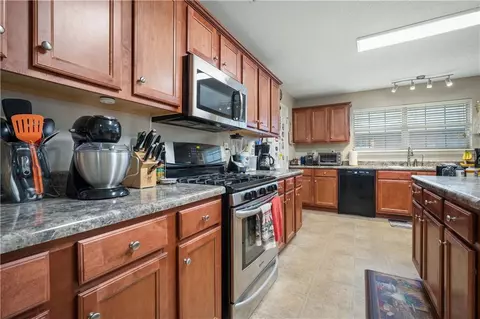 Kitchen - 5169 Mossberg Dr E, Theodore, AL 36582 photo 2 of 5