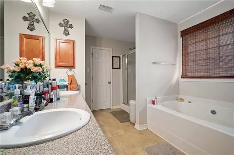 Bath - 5169 Mossberg Dr E, Theodore, AL 36582 photo 1 of 4