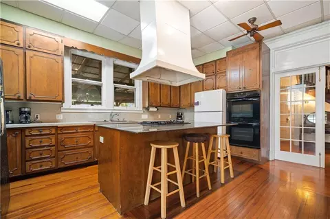 Kitchen - 350 Michigan Ave, Mobile, AL 36604 photo 2 of 3