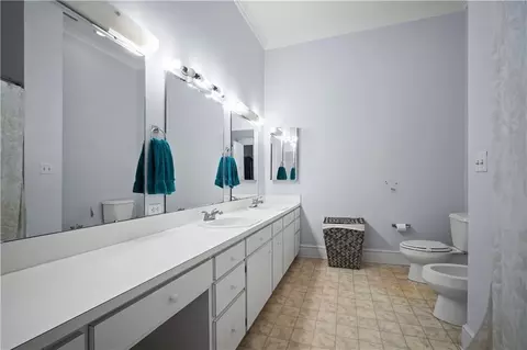 Bath - 350 Michigan Ave, Mobile, AL 36604 photo 1 of 5