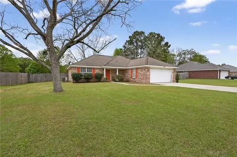 27903 Autumn Woods Cir, Loxley, AL 36551