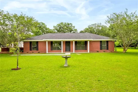 42150 Carlee Ln, Bay Minette, AL 36507