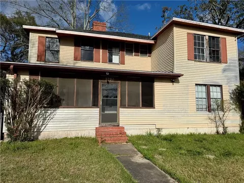 312 7th St, Chickasaw, AL 36611