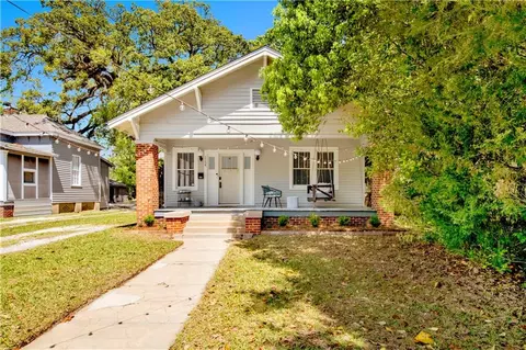 1154 Old Shell Rd, Mobile, AL 36604