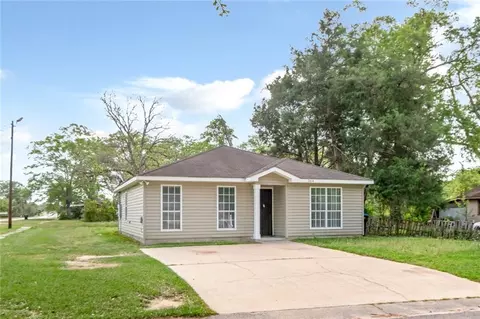 364 3rd Pl, Chickasaw, AL 36611