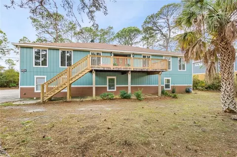 401 Admiral Semmes Ave, Dauphin Island, AL 36528