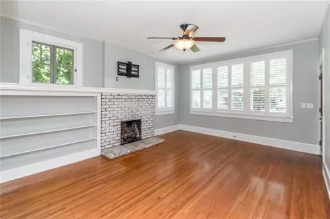 Living - 10 Macy Pl, Mobile, AL 36604 photo 3 of 6