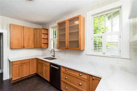 Kitchen - 10 Macy Pl, Mobile, AL 36604 photo 1 of 6