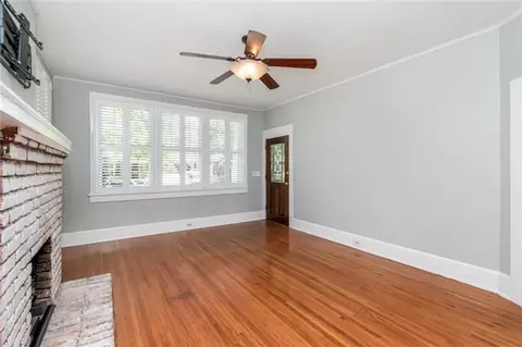 Living - 10 Macy Pl, Mobile, AL 36604 photo 4 of 6