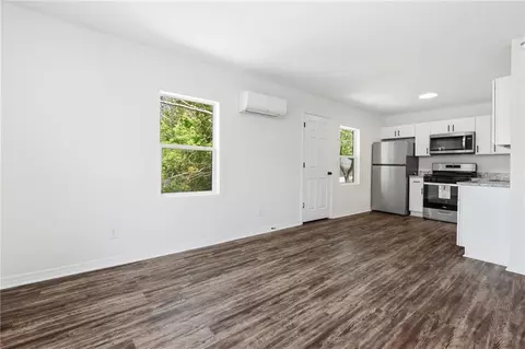 Living - 377 Tuttle Ave, Mobile, AL 36604 photo 1 of 1