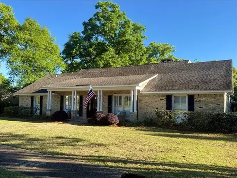 460 Winslow Dr, Mobile, AL 36608