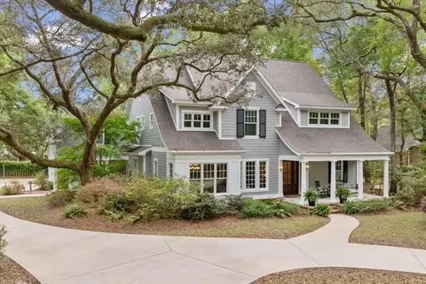 6100 Oakwood Ln, Fairhope, AL 36532