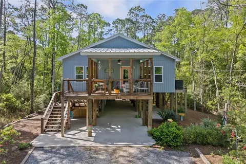 701 Huitres St, Dauphin Island, AL 36528