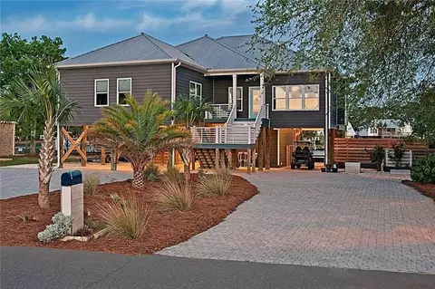 509 Buchanan Dr, Dauphin Island, AL 36528