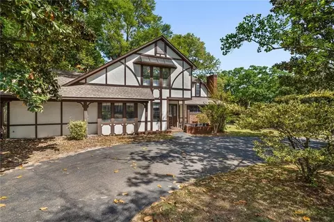 1361 Dellwyn Ct, Mobile, AL 36695