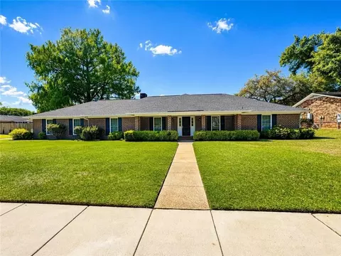 Exterior - 1290 Spring Valley Dr E, Mobile, AL 36693 photo 2 of 12