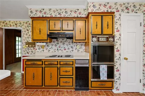 Kitchen - 1290 Spring Valley Dr E, Mobile, AL 36693 photo 1 of 4