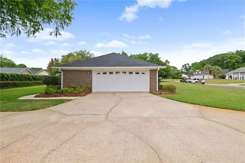 Exterior - 1290 Spring Valley Dr E, Mobile, AL 36693 photo 11 of 12