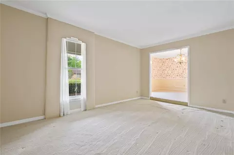 Living - 1290 Spring Valley Dr E, Mobile, AL 36693 photo 2 of 5