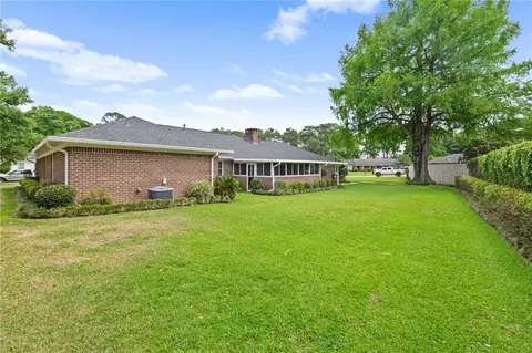 Exterior - 1290 Spring Valley Dr E, Mobile, AL 36693 photo 9 of 12