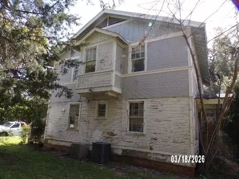 Exterior - 319 4th St, Chickasaw, AL 36611 photo 2 of 5