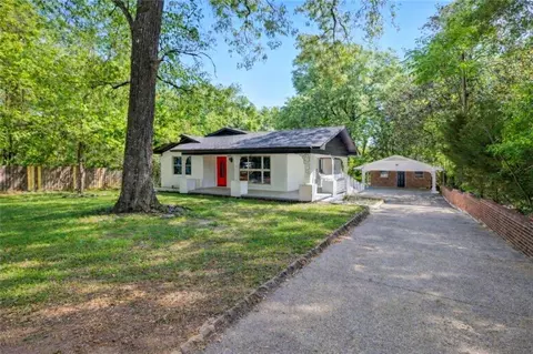 104 Alpine St, Chickasaw, AL 36611