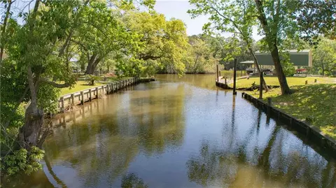 2157 Grove Ct, Mobile, AL 36605