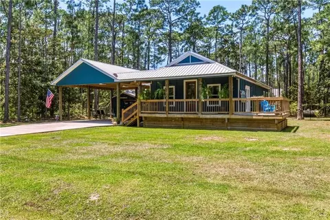 123 Buchanan St, Dauphin Island, AL 36528
