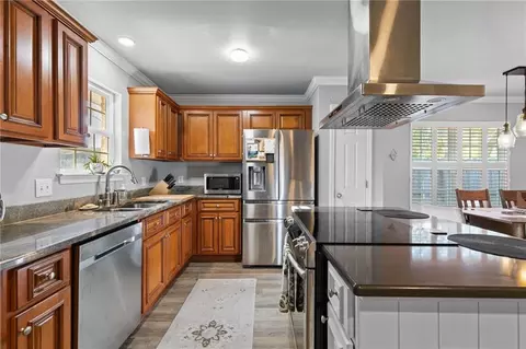 Kitchen - 9 Cosgrove Dr, Mobile, AL 36608 photo 5 of 9