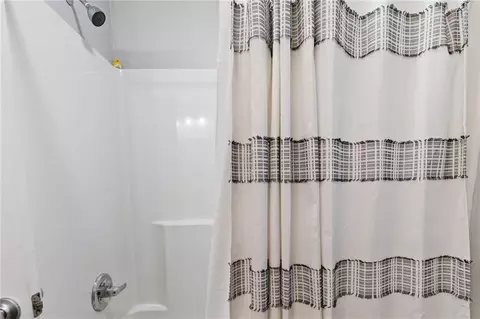 Bath - 9 Cosgrove Dr, Mobile, AL 36608 photo 6 of 6