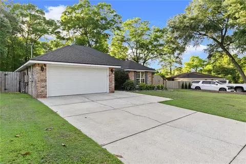 Exterior - 9 Cosgrove Dr, Mobile, AL 36608 photo 7 of 27