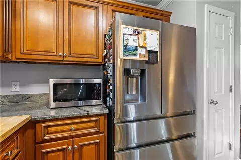 Kitchen - 9 Cosgrove Dr, Mobile, AL 36608 photo 9 of 9