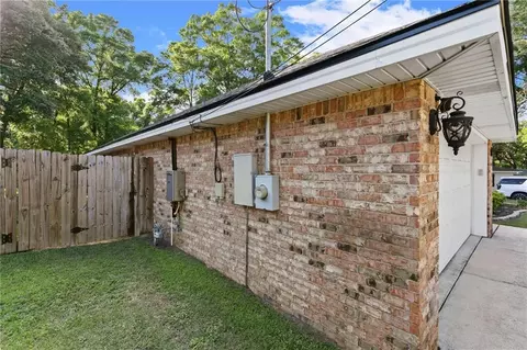 Exterior - 9 Cosgrove Dr, Mobile, AL 36608 photo 13 of 27