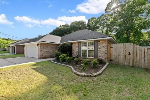 Exterior - 9 Cosgrove Dr, Mobile, AL 36608 photo 10 of 27