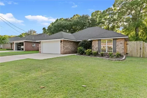 Exterior - 9 Cosgrove Dr, Mobile, AL 36608 photo 6 of 27