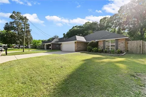 Exterior - 9 Cosgrove Dr, Mobile, AL 36608 photo 8 of 27