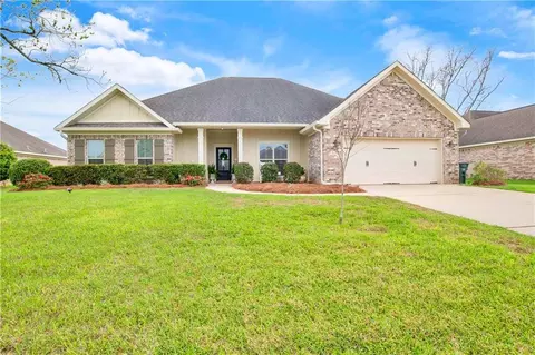 8889 Bainbridge Dr, Daphne, AL 36526