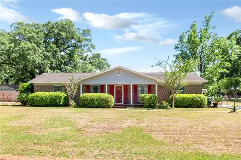 104 Terry St, Spanish Fort, AL 36527