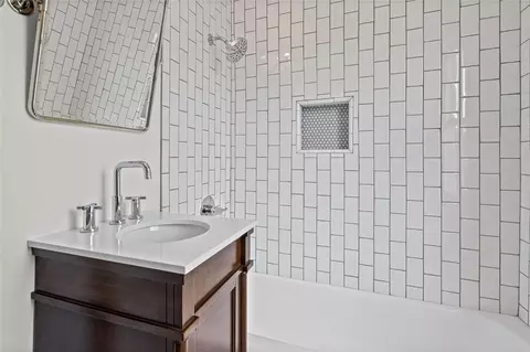 Bath - 108 Carlen St N, Mobile, AL 36607 photo 3 of 3