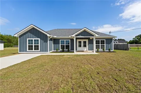 9966 Lighthouse Ave, Grand Bay, AL 36541