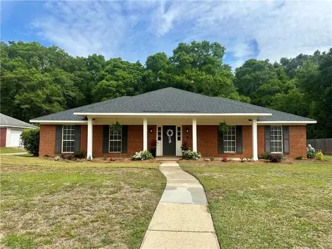 7620 Meadows Dr S, Mobile, AL 36619