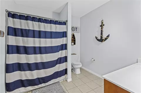 Bath - 7710 Meadows Dr N, Mobile, AL 36619 photo 3 of 3